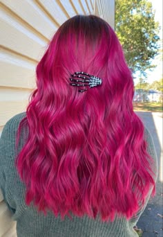 Dark Pink Hair Aesthetic, Berry Pink Hair, Audrey Aesthetic, Raspberry Hair Color, Fuschia Hair, Raspberry Hair, Dark Pink Hair, Red Hair Inspiration, Blue Ombre Hair