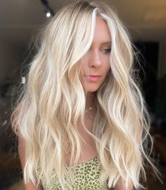 Pale Blonde Hair, Copper Blonde Hair Color, Blonde Lowlights, Platinum Highlights, White Blonde Hair