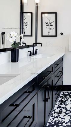 Black And Gold Bathroom Ideas, Gold Bathroom Decor Ideas, Black And Gold Bathroom Vanity, Black And Gold Bathroom Decor, Black And White Bathroom Design, Gold Bathroom Ideas, Black Bathroom Ideas, Gold Bathroom Decor, Black And Gold Bathroom