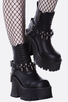 Make 'em look twice with envy with the oh-so-fierce 'Rise Up' boots. In a luxe faux leather with an elastic panel on the side - featuring some badass silver hardware and complete with extra-tall platform. Great for adding some serious attitude for your day-to-day adventures out the crypt or causing havoc at night! Killstar Dress, Gothic Boots, Punk Shoes, Create Your Own World, Punk Boots, Black Platform Shoes