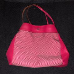 Hot Pink 3 Section Purse. Middle Section Has Zipper Inside Zipper Pocket And 2 Small Open Pockets New Condition Purchased At Coach Store Coach Store, Coach Purse, Coach Purses, Coach Bags, Zipper Pocket, Shoulder Bags, Hot Pink, Bag Lady, Purse