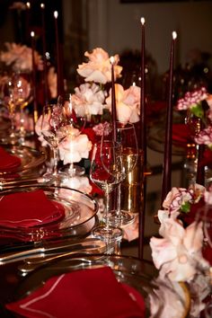 Candlelit Dinner Mirror Tablescape, Luxury Tablescapes, Christmas Dinner Table Decorations, Red Tablescape, October Rain, Dinner Table Decorations