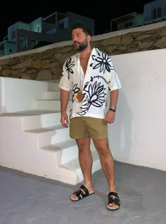 Bali Indonesia Outfit Ideas Men, Male Festival Outfits, Black Men Casual Style, Summer Outfits Men Beach, Summer Fits Men, Luau Outfits, Beach Outfit Ideas, Thailand Outfit