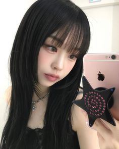 © on instagram Fashion Technology, Hair Color Streaks, Cool Makeup Looks, Haircuts For Medium Hair, American Beauty, Pretty Makeup, Cute Makeup, Ulzzang Girl, Makeup Inspo