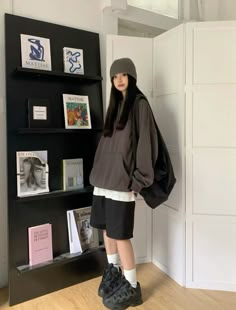 Korean Life Style Aesthetic, Douyin Comfy Outfit, Feminine Boyish Outfits, Korean Street Fashion Outfits, Comfy Fit Aesthetic, Comfy Clothing Aesthetic, Comfy Hoodie Aesthetic, Japanese Tomboy Outfits, Douyin Tomboy Outfits