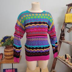 Approx Measurements Lying Flat (size approx medium) Pit to pit: 18" Length (shoulder to bottom hem): 28" Sleeve length (shoulder to cuff): 21" Sleeve opening (at shoulder): 9" Condition: Excellent condition No tag Size approx medium Soft comfy, feels like cotton/acrylic Wavy Rainbow, Geometric 3d, Pullover Outfit, Sweater Vintage, Chunky Sweater, Vintage Knitting, Festival Season, Sweater Outfits, Knit Sweater