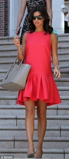 Dresses For Summer 2022, Lucy Mecklenburgh, Best Casual Dresses, Shift Dress Styles, Shift Dress Casual, Summer Shift Dress, Dresses For Summer, Traje Casual, Shift Dresses