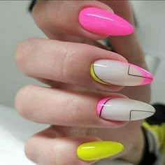 https://sun.eduzz.com/120320?a=62073761 Delicate Woman, Unghie Sfumate, Almond Nails Designs, Acrylic Nail Art, Beautiful Clothes, Summer Nail, Dope Nails