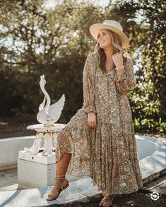 Flattering Dress, Perfect Family, Boutique Fashion, Boho Maxi Dress, How To Look Classy, Favorite Dress, Free People Dress, Family Photo, Simple Outfits