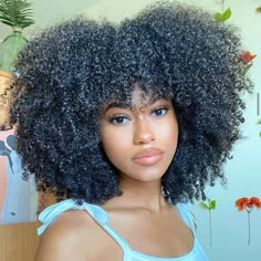 Cabelo 4a: características e inspirações para um crespo lindo e saudável Melanin Makeup, Natural Hair Haircuts, Curly Afro Wig, Aliexpress Hair, Short Curly Wigs, Curly Human Hair Wig