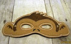 Kids felt monkey mask that's great for any occasion. Perfect for the days your child wants to pretend play or dress-up. This kids mask can be used by both boys and girls.  This animal mask has an elastic around the back for easy on and off. Made with soft, eco friendly felt. Will fit from toddler to about 7 years old. It is about 3 inches high and about 6 1/2 wide.  Your child will have hours of fun, imaginary play with this handmade monkey mask. This felt mask is perfect for trick-or-treating o Monkey Mask For Kids, Felt Monkey, Felt Giraffe, Monkey Mask, Animal Mask, Felt Fox, Felt Mask, Imaginary Play, Children's Mask