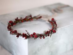 Yule Party, Winter Flower Crown, Winter Crown, Head Wreath Wedding, Winter Wedding Decor, Christmas Crown, Holly Flower, Red Flower Crown, Christmas Wedding Inspiration