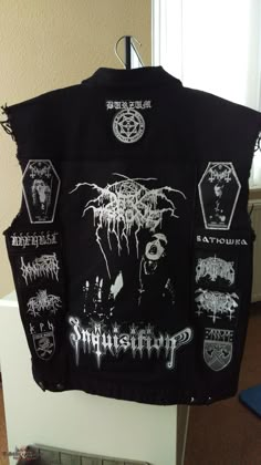 Back Black Metal Clothes, Metalhead Jacket, Battle Vest Ideas, Metal Battle Vest, Metalhead Clothes