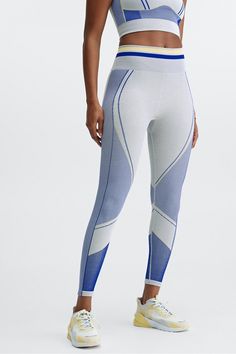 Seamless Ultra High-Waisted Panel Legging Fabletics Soft Heather Grey Multi female Activewear >> Womens >> Bottoms >> Leggings >> Full Length Seamless regular Training Low-compression Seamless legging Sheer Leggings, Fabletics Leggings, Leopard Print Leggings, Sports Bra And Leggings, Panel Leggings, Bra Size Charts, Black Seamless, Stretchy Leggings, Best Leggings