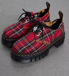 Dr Martens Audrick, Tartan Shoes, Plaid Shoes, Shoes Dr Martens, Fashion Promotion, Doc Marten Oxford, Mood Board Fashion, Swag Shoes, Doc Martens