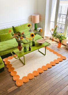 Tapis Claude - Orange intérieur poétique Green Couches, Nordic Bedroom Decor, Luxury Sofa Living Room, Carpets For Living Room, Nordic Bedroom, Porch Rug, Retro Living Rooms, Bedroom Crafts, Fluffy Rug