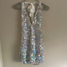 Silver Bella Barnett Sequin Dress Size Medium New With Tags Summer Disco Sequin Dress, Spring Cocktail Sequin Disco Dress, Spring Cocktail Disco Sequin Dress, Disco Sequin Dress For Date Night In Summer, Disco Style Sequin Dress For Summer Date Night, Disco Style Sequin Dress For Date Night, Summer Disco Mini Dress For Night Out, Disco Style Sequin Dress For Date Night In Summer, Disco Style Mini Dress For Summer Night Out