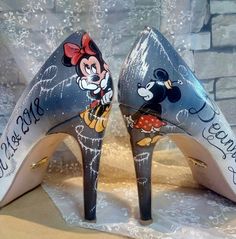 Bridal Shoeshand Painted Wedding Shoes Disney Weddingcustom - Etsy Disney High Heels, Painted Wedding Shoes, Disney Heels, Tinkerbell Shoes, Disney Painted Shoes, Disney Wedding Shoes, Disney Princess Shoes, Princess Heels, Shoes Disney