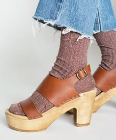 How To Wear Clogs, Manga Outfits, Curated Closet, Shoes Hack, Spring Ideas, Shoes Spring, The Platform