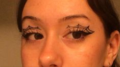 Spider Halloween Costume Makeup, Spider Web Liner, Spiderweb Liner, Eyeliner Spiderweb, Eyeliner Spider, Cobweb Eyeliner, Spider Eyeliner, Spider Web Eyeliner, Web Eyeliner