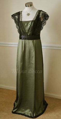 Edwardian Dress olive sage green HANDMADE to ORDER in by MonaBocca, $160.00 Plus Size Edwardian Fashion, Edwardian Plus Size, 1910 Summer Dress, Antique Edwardian Day Dress, 1910 Black Dress, Edwardian Era Fashion, Edwardian Costumes, Style Vert, Alternative Wedding Dresses