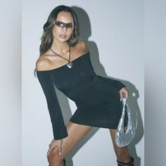 Nwt Princess Polly Dayne Mini Dress Black Off The Shoulder Long Sleeve Mini Dress Slinky Material Open Back Out Of Stock Princess Polly Dresses, Polly Dress, Off The Shoulder Long Sleeve, Fleece Dress, Mini Dress Black, Outerwear Outfit, Oh Polly, Curve Dresses, White Midi Dress