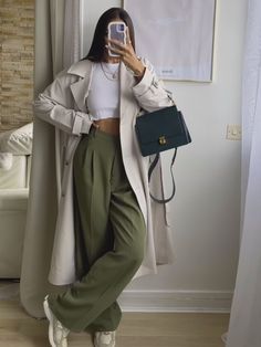 Stylish Spring Outfit 2024, Trendy Outfit Ideas, Elegante Casual, Stylish Work Outfits, Trendy Outfit, American Beauty, Coat Outfits, Autumn Outfit