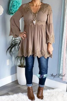 AHB EXCLUSIVE - The Most Beautiful Top - Mocha Behati Prinsloo, Angel Heart, Patiala Salwar, Plus Size Boutique, Beautiful Kimonos, Summer Work Outfits, Marchesa, Fashion Over 50, Clothing Size Chart