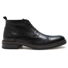 A bota democrata garage astro traz um visual impecável para situações que demandam um estilo de vanguarda e que se destaque dos demais. feita em couro, ela possui ajuste por cadarço, um cabedal de cano curto com recortes e com detalhe em tira de tecido gorgurão e puxador no calcanhar, que enriquecem o design. o forro em tecido auxilia na respirabilidade interna. conta com uma palmilha macia e fixa. seu solado antiderrapante é feito em borracha e com salto, sendo resistente à abrasão e proporcion O Design