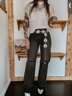 Ariat Trouser Jeans Outfit, Mid Size Western Fashion, Nfr 2024 Outfits, Western Outfit Plus Size, Midsize Western Fashion, Cold Nashville Outfits, Nashville Glam Outfit, Western Church Outfits Women