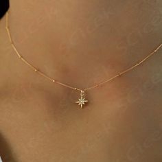 Closet Idea, 22 Karat Gold Jewelry, Gold Ideas, Gold Chain Design, Minimalist Accessories, Jewelry Lookbook, Flower Jewelry, Feminine Energy