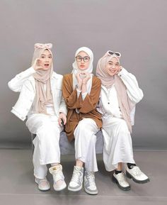 Cantik Berhijab Poto Studio, Self Studio, Girlfriends Photoshoot, Ootd Hijab Simple