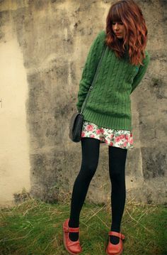 Doc Martens Outfit, St Patrick's Day Outfit, Rose Print Dress, Mode Boho, 영감을 주는 캐릭터, Look Vintage, Wearing Red