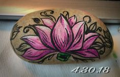 Flower Rocks, Summer Rocks, Happy Stone, Lotus Flower Painting, Rocks Painting, Marble Rock, Rock Flowers, Painted Items, Stones Art