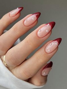 Eleve su estilo al instante con el Set de puntas de uñas elegante y retro con forma de almendra larga con perlas francesas rojas compuesto por 24 piezas, acompañado de 1 tubo de pegamento y 1 lima de uñas. Apto para chicas y mujeres para fiestas o uso diario. Multicolor     Color combinado,Plantas Uñas de Color,Uñas 3D   Nail,Hand & Foot Care, size features are:Bust: ,Length: ,Sleeve Length: Red Summer Nails, Kutek Disney, Wine Nails, Christmas Gel Nails, Casual Nails, Burgundy Nails, Pearl Nails