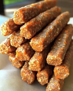 Beef & Carrot Chews for Dogs: A Nutritious and Delicious Homemade Treat - mydogrecipe Apple Carrot Dog Treats Recipe, Beef Dog Treats Homemade, Dehydrator Recipes For Dogs, Carrot Dog Treats, Cinnamon Food, Recipes For Dogs, Dog Treats Homemade, Beef Dog Treats, Foods Dogs Can Eat