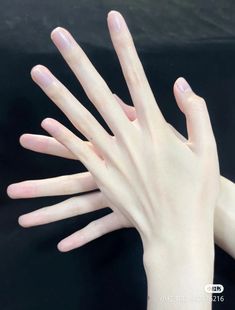 Korean Hands Aesthetic, Benjamin Shine, Feet Whitening, Eyeliner Glitter, Pale White Skin, Desain Quilling, Beauty Goals, Pretty Hands, Hand Model