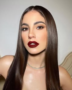 Trucco Glam, Bold Lipstick Makeup, Dark Lip Makeup, Burgundy Makeup Look, Red Lipstick Makeup Looks, Bold Lip Makeup, Nabla Cosmetics, Burgundy Makeup