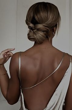 prom hairstyles, prom hairstyles ponytail, prom hair updo ponytail, prom hair half up half down Debs Hairstyles, Sleek Prom Hair, Prom Hair Up, Cute Prom Hairstyles, Prom Hair Medium, Prom Buns, Prom Hairstyles Updos, Prom Hair Updo