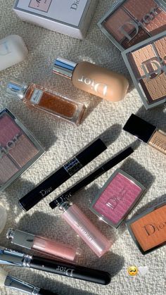 Haut Routine, Make Up Inspiration, Smink Inspiration, Chanel Perfume, Foto Baby, Photo Makeup