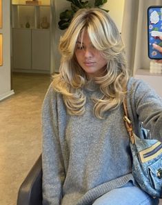 Butterfly Haircut Matilda Djerf, Matilde Djerf Hair, Matilda Djerf Haircut Layers, Matilda Djerf Blonde, Matilda Djerf Hair Layers, Curtain Bangs Matilda Djerf, Mathilda Djerf Hair, Matilda Djerf Haircut, 90s Supermodel Hair