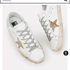 Golden Goose Gold Glitter Logo, Golden Goose Sneakers Outfit, Silver Glitter Heels, Golden Shoes, Glitter Logo, Dr Shoes, Preppy Shoes, Goose Sneakers, Golden Goose Sneakers