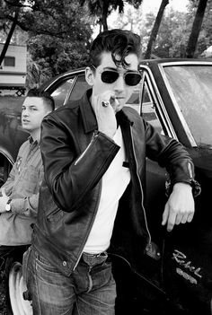 ☆ We're the kids who are dead inside, but we're the ones who feel alive ☆ Alex Turner, Monkeys, A Man