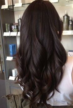 Dark Brunette Hair, Hair Color Chocolate, Brown Hair Inspo, 50 Hair, Chocolate Brown Hair, Caramel Highlights, Brown Hair Balayage, Dark Brown Hair Color, Color Chocolate