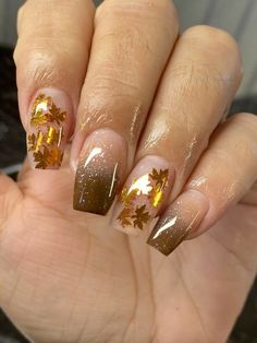 Fall Season Nails French Tip, Fall Color Design Nails, Autumn Nail Art Designs Fall Leaves, Fall Finger Nails, Fall Tips Nails, Fall Nails Ideas Autumn Short, Short Square Acrylic Nails Fall, Fall French Nails, Fall French Tips