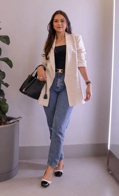 Formal Jeans Outfit Women, Receptionist Outfit Front Desk, Bussines Casual Woman, Casual Work Outfits Women, Look Jean, Business Outfits Women, Casual Outfit Inspiration, Business Casual Outfits For Work, Summer Work Outfits