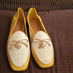 Beautiful And Comfortable Yellow Flats With Removable Insole, Yellow Leather Slip-on Flats, Yellow Flats With Leather Sole And Round Toe, Yellow Round Toe Flats With Leather Sole, Yellow Leather Flats With Round Toe, Yellow Leather Flats With Almond Toe, Yellow Leather Almond Toe Flats, Yellow Leather Flats, Yellow Flats With Leather Sole