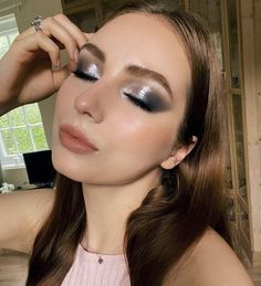 Silver makeup 
Jeffree star 
Cremated palette 
Aesthetic 
Vibe
Editorial
Inspiration Monday Feels, Dress Makeup, Makeup Art, Simple Makeup, Makeup Routine, Septum Ring, Makeup Looks, Halloween Face Makeup, A Photo