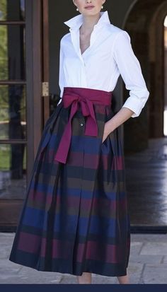 Trendy Chic Outfits Classy, Classic Skirts For Women Over 50, Formal Skirt Outfit Classy, Womens Skirt Outfits, Elegant Skirt, Dress Shirts For Women, Midi Shirt Dress, Casual Outfit