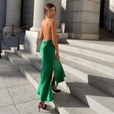 Blogger’s Fav Satin Backless Dress, Silk Dresses Outfit, Green Satin Dress, Silk Dress Long, Bodycon Dress Parties, Summer Dress Outfits, Flattering Dresses, Necklines For Dresses, Green Satin